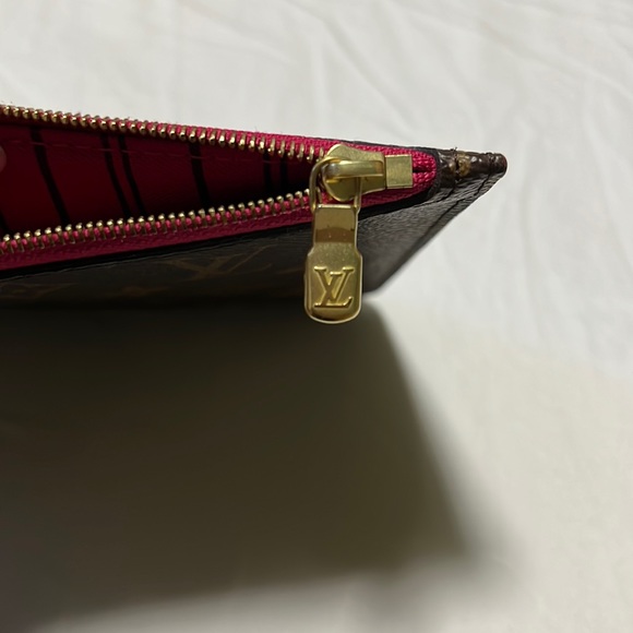 $500 Louis Vuitton neverfull pouch only! - Picture 3 of 6